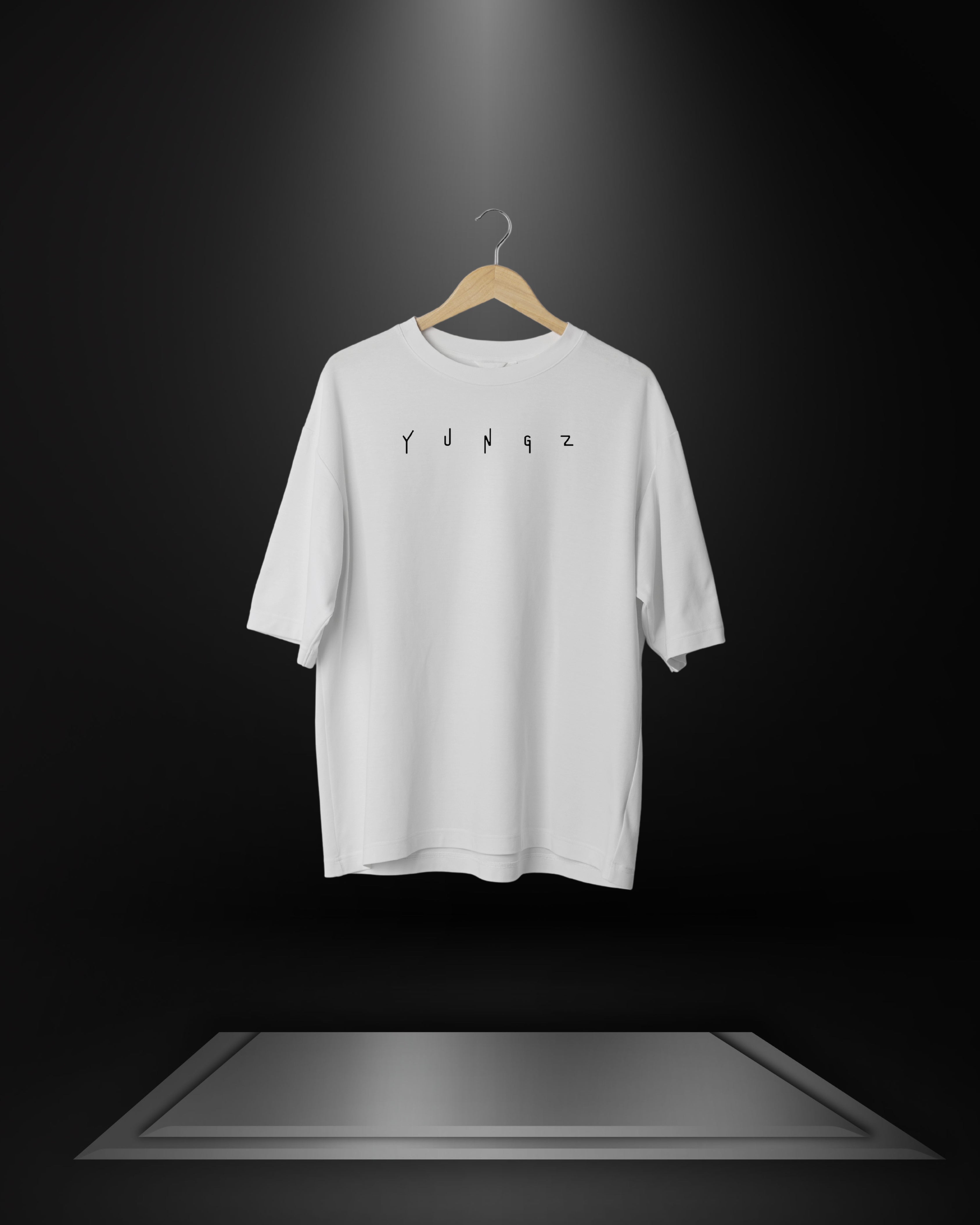 AKAZA OVERSIZE T-SHIRT